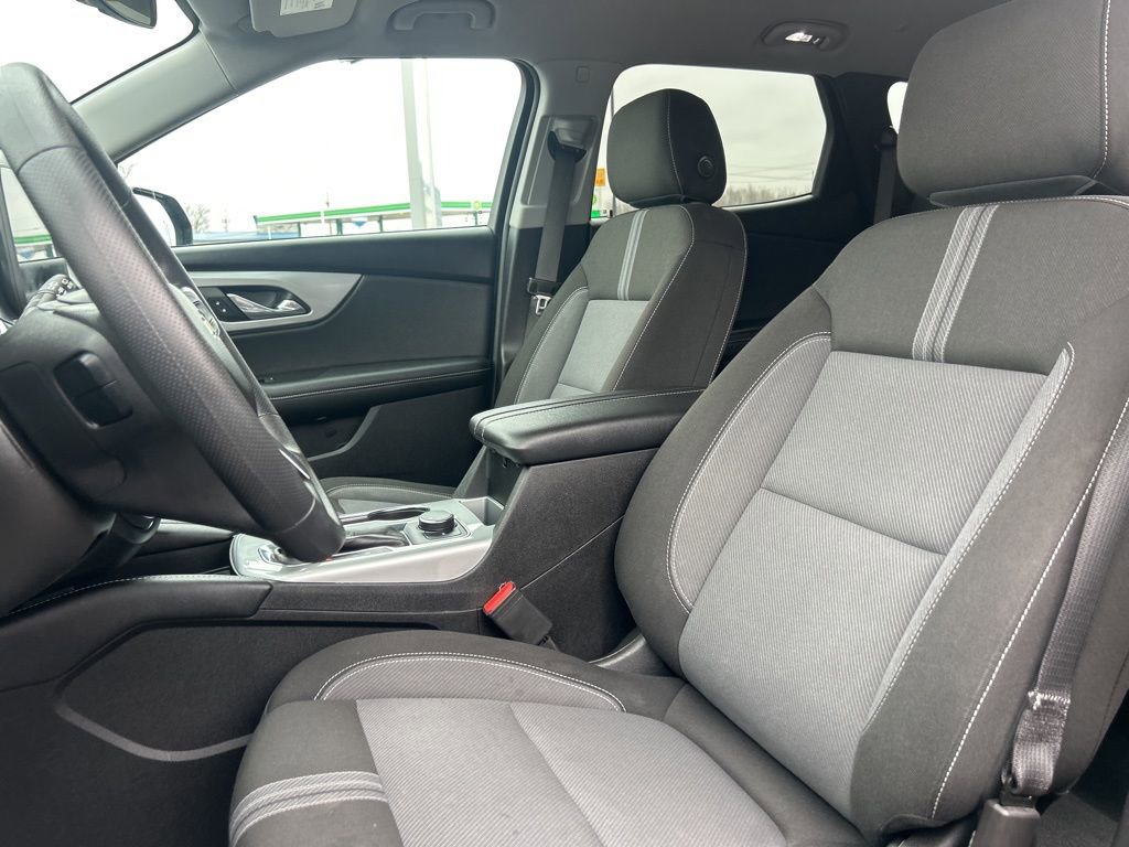 Used 2025 Chevrolet Blazer LT image 11