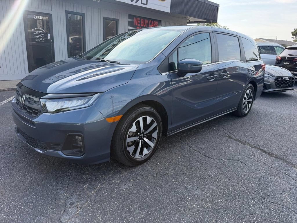Used 2025 Honda Odyssey EX-L image 2