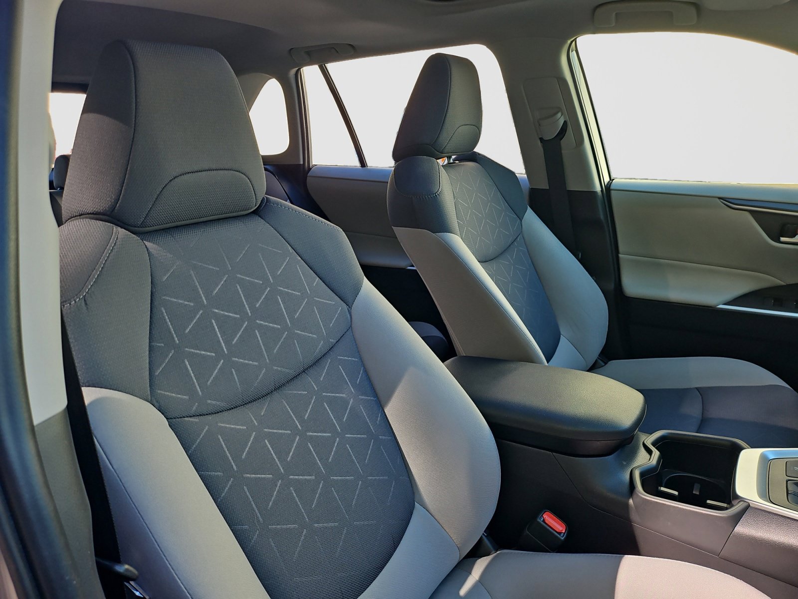 Used 2025 Toyota RAV4 XLE w/ Convenience Package AWD/4WD image 18