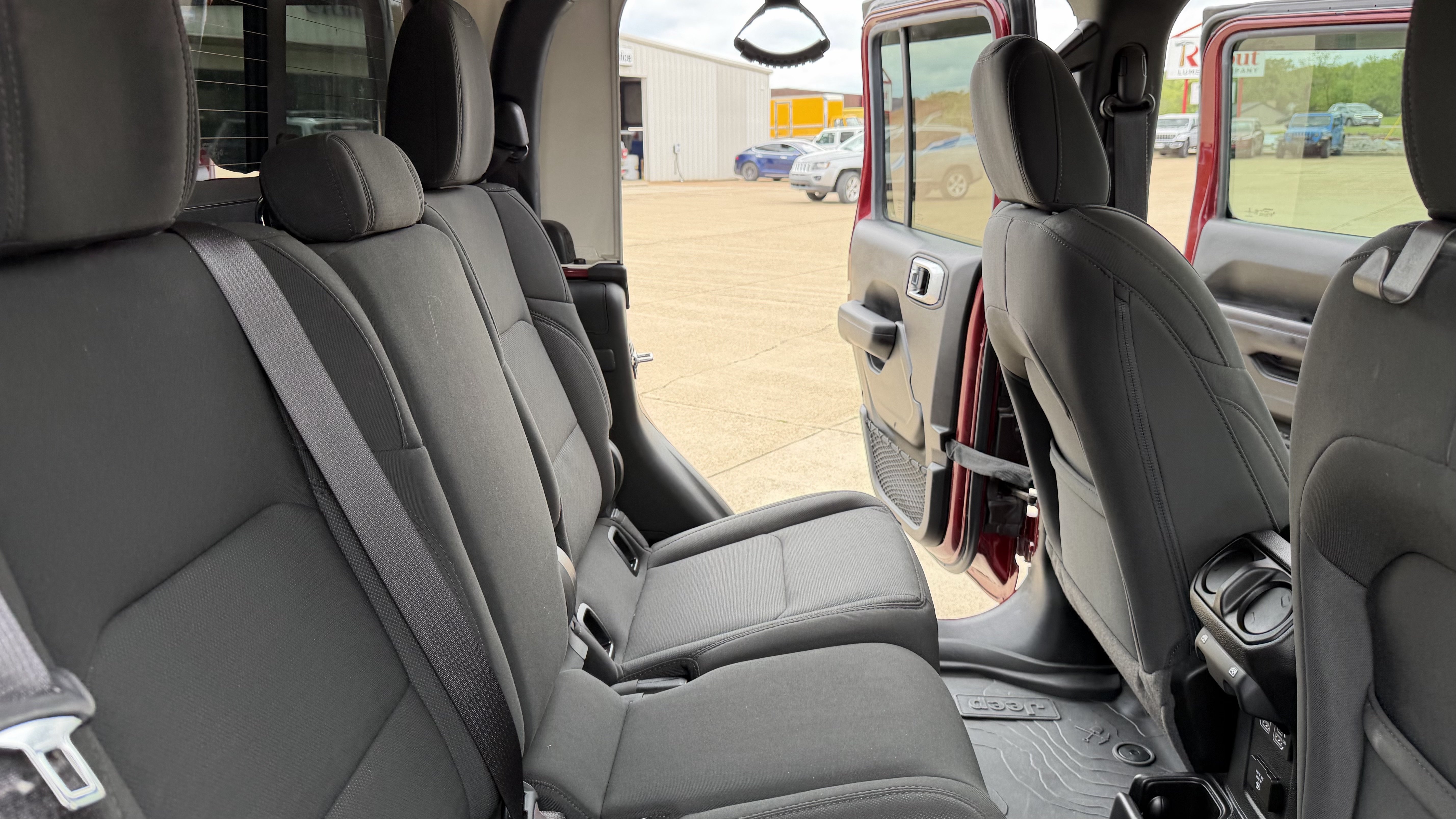 Used 2021 Jeep Gladiator Sport AWD/4WD image 36