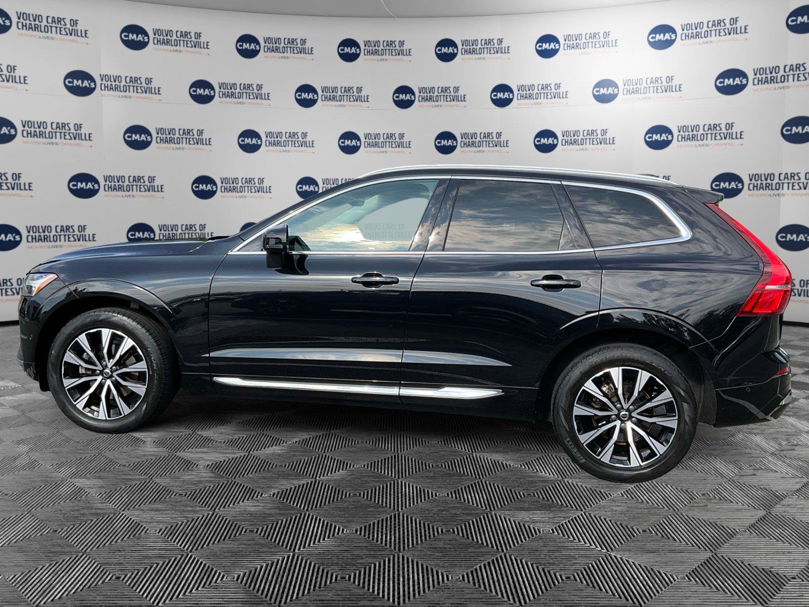 Used 2023 Volvo XC60 B5 Plus AWD/4WD image 2