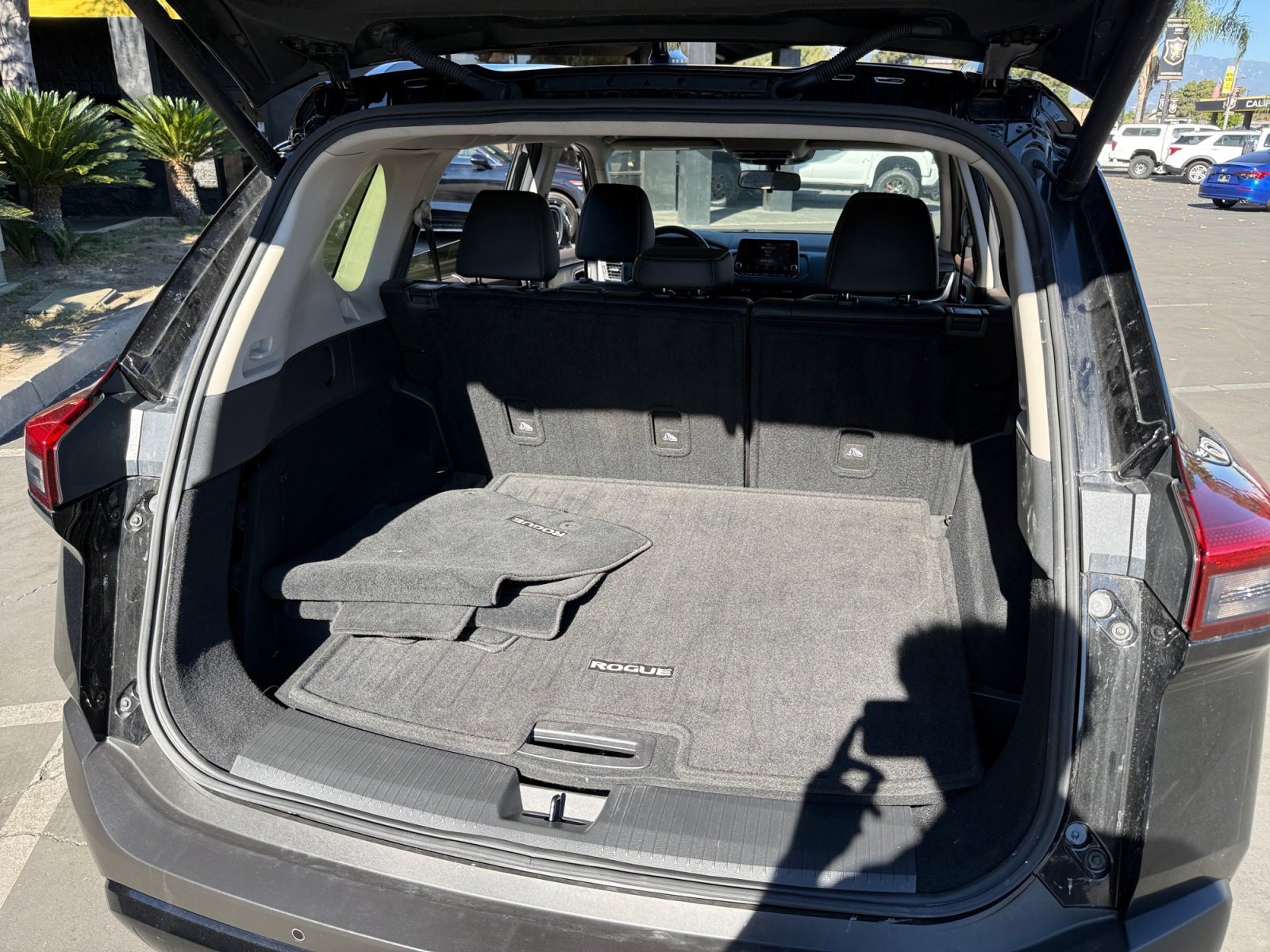 Used 2023 Nissan Rogue SV w/ SV Premium B Package image 20