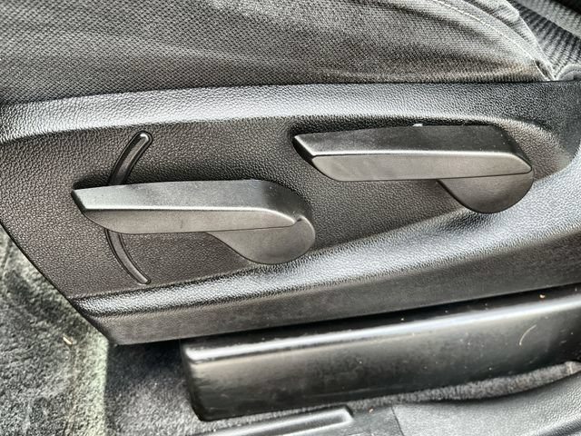 Used 2019 Chevrolet Silverado 1500 LT AWD/4WD image 15