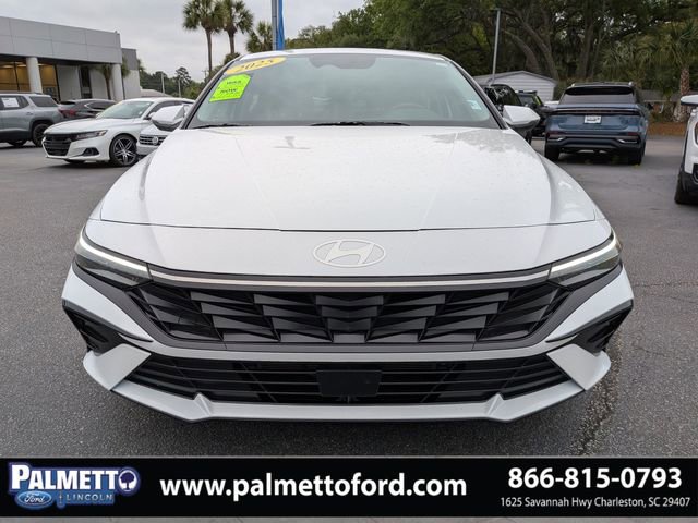 Used 2025 Hyundai Elantra Limited FWD image 9
