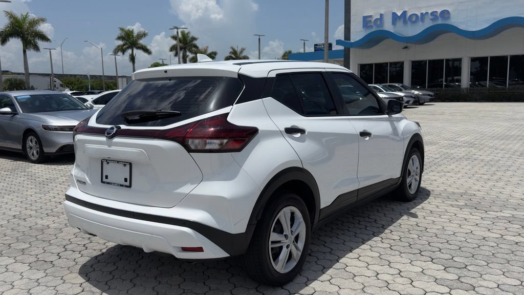 Used 2021 Nissan Kicks S FWD image 11