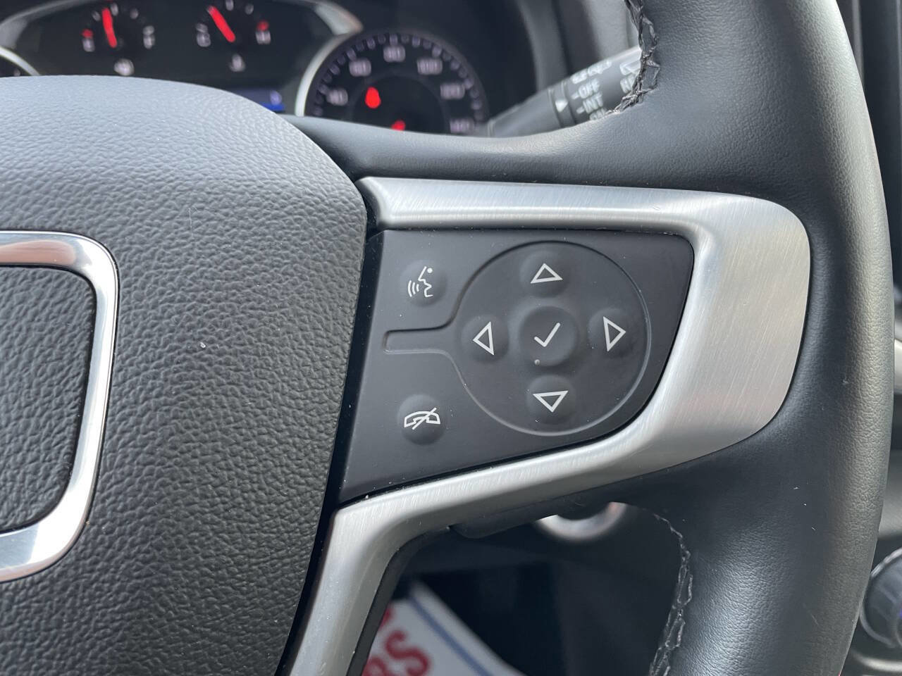 Used 2023 GMC Terrain SLT image 19