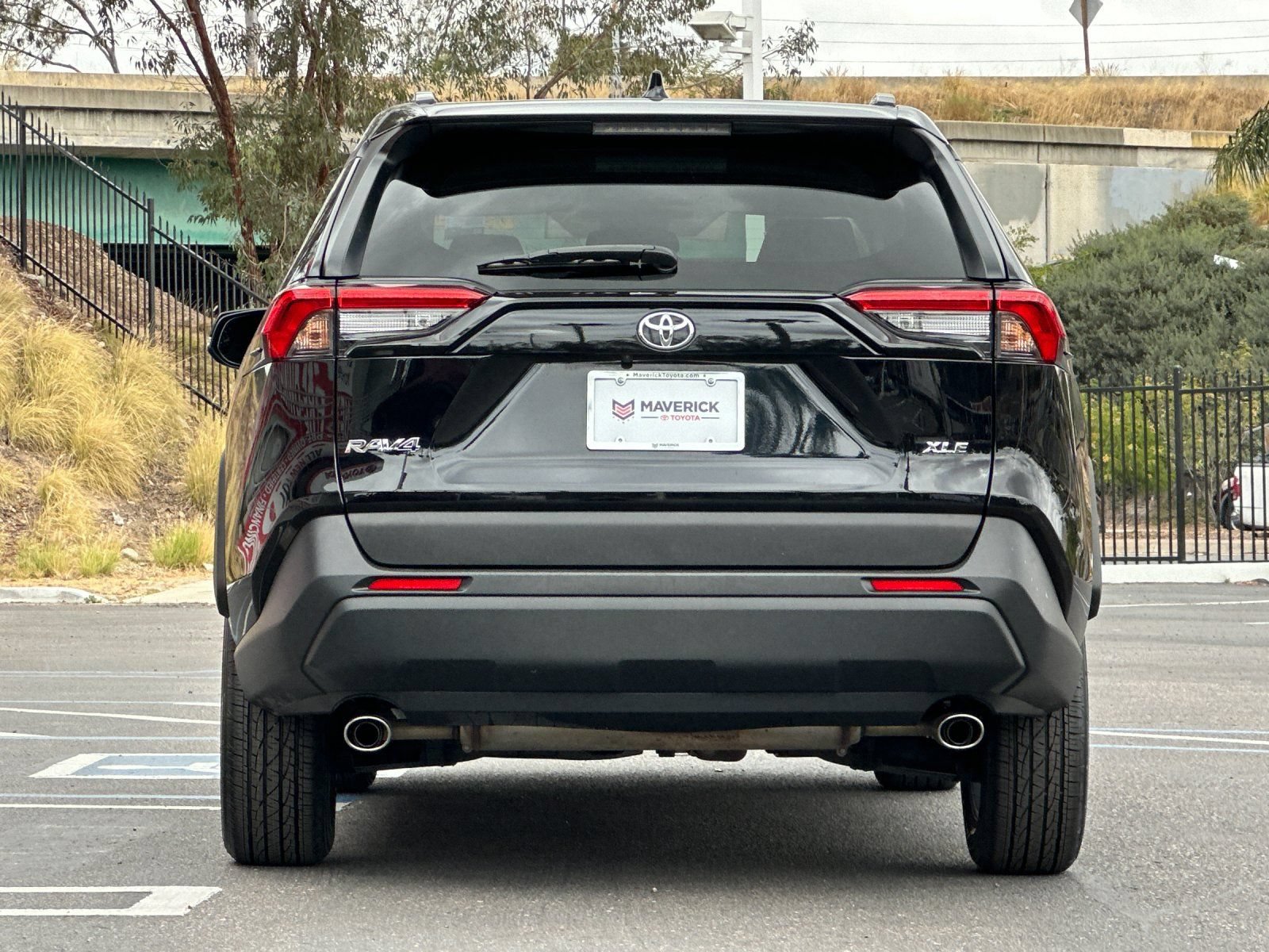 Used 2025 Toyota RAV4 XLE FWD image 4