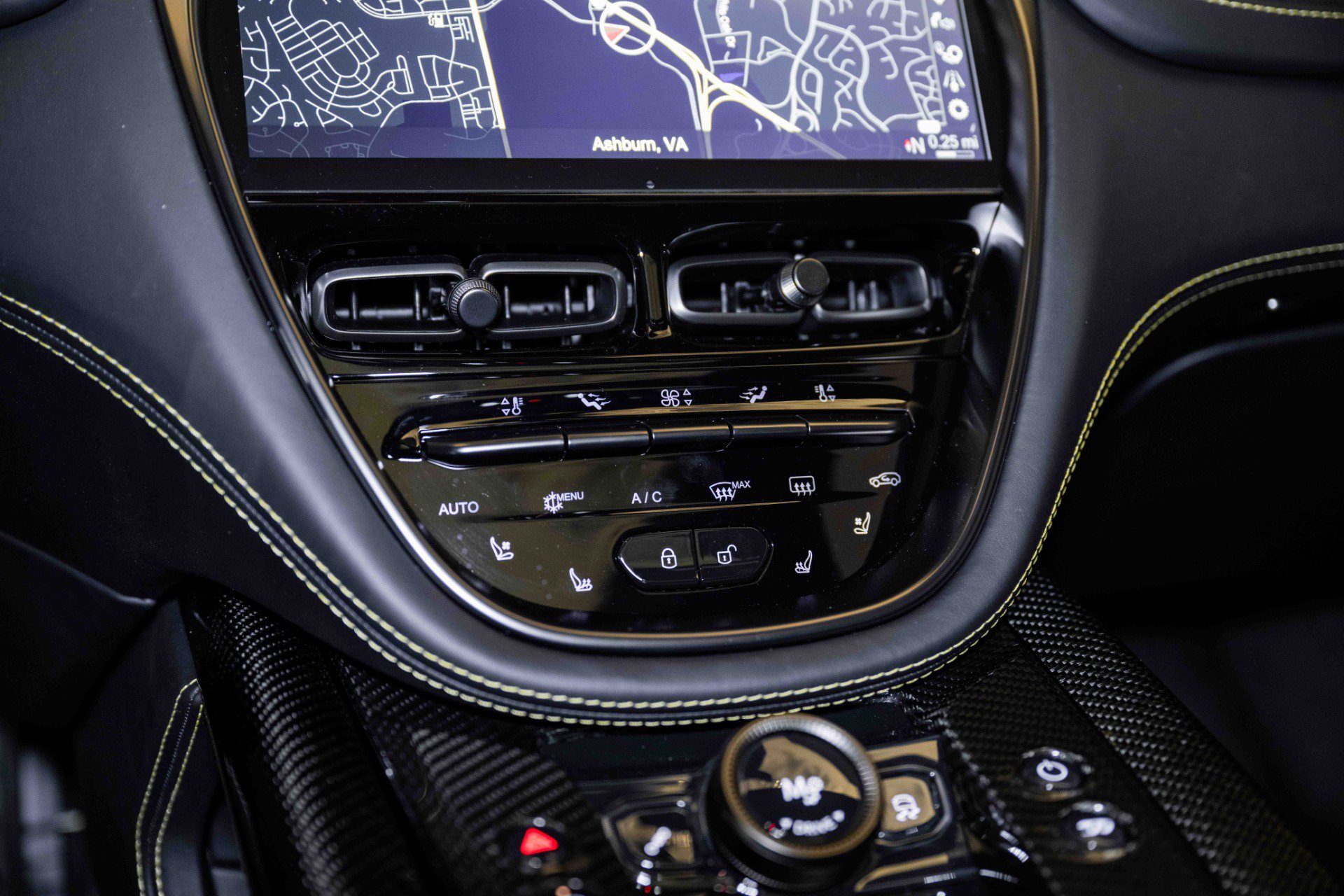 Used 2024 Aston Martin DBX 707 image 30