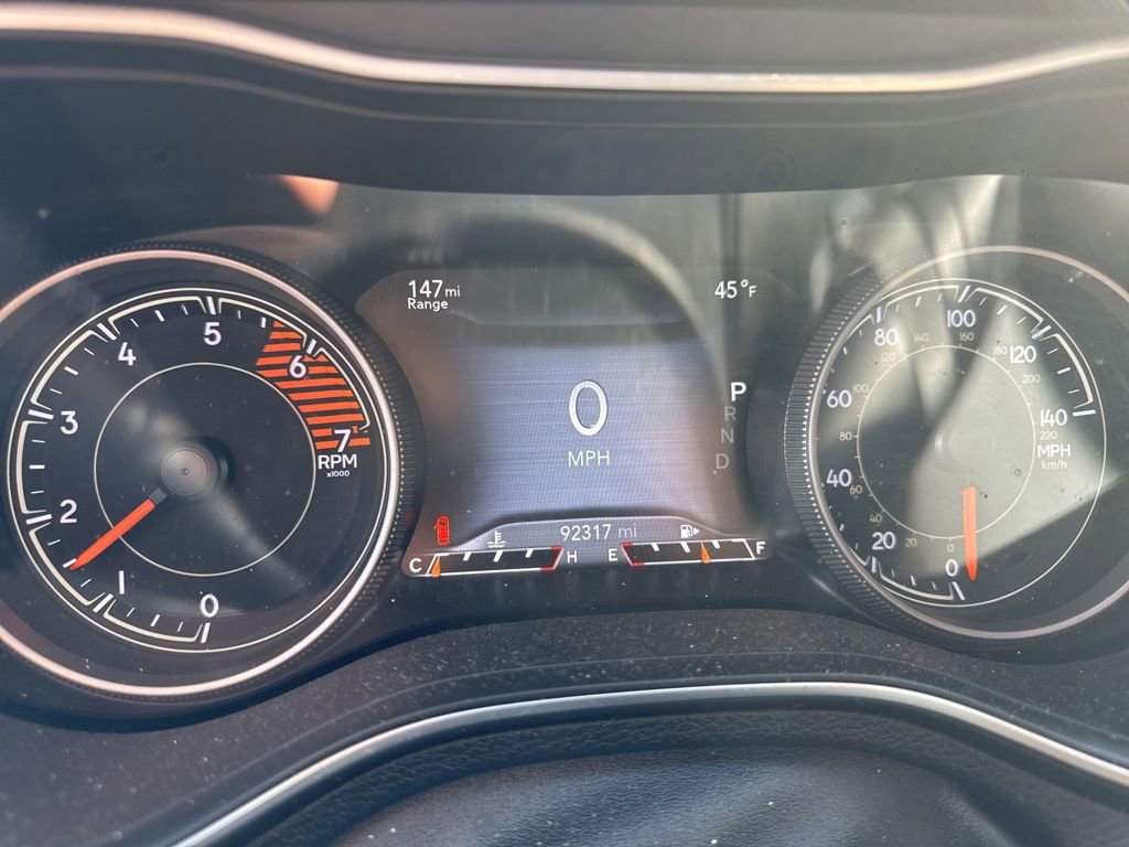 Used 2019 Jeep Cherokee Overland w/ Technology Group image 4