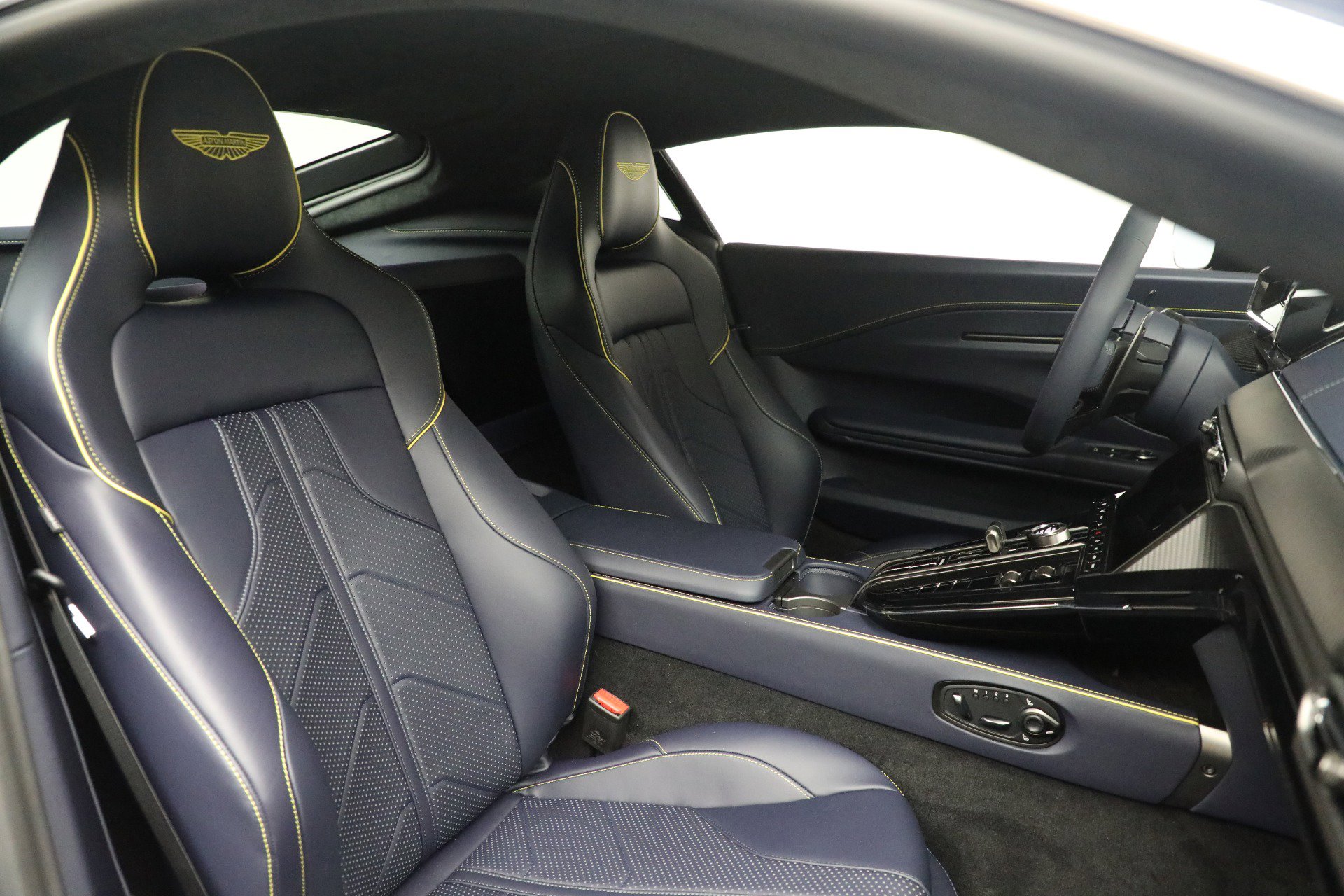 New 2026 Aston Martin V8 Vantage Coupe image 20