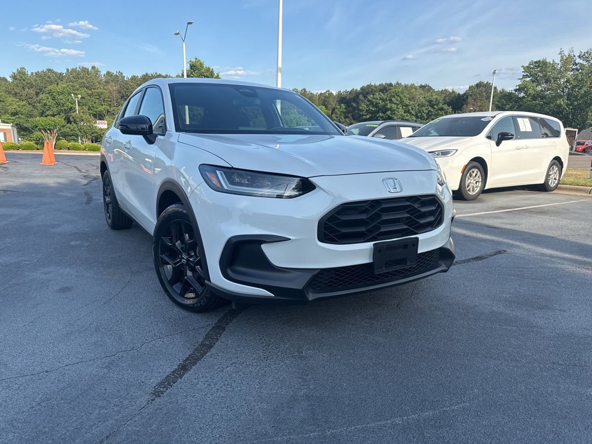 Used 2023 Honda HR-V Sport image 1