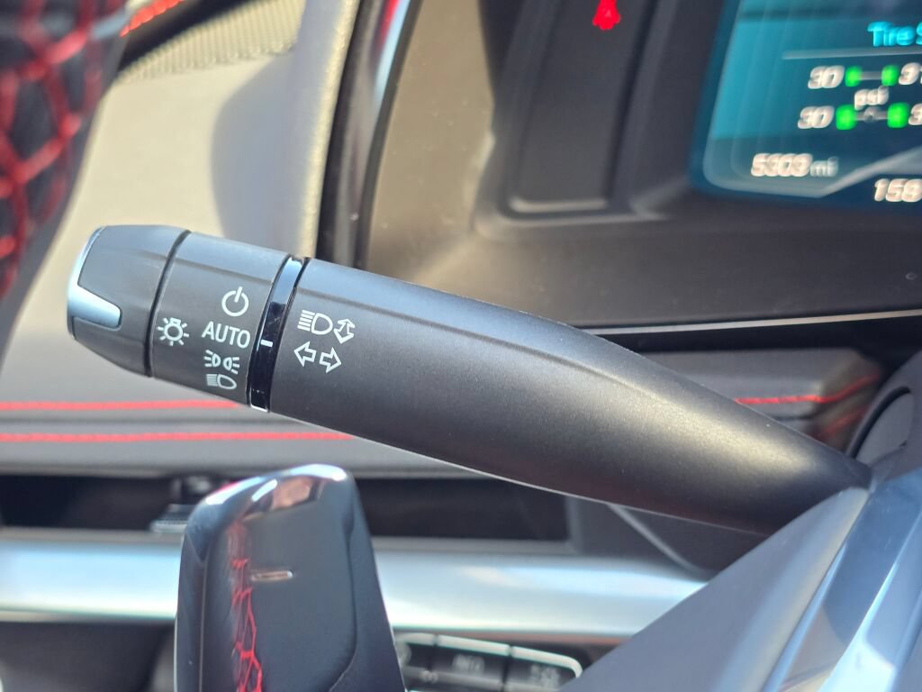 Used 2024 Chevrolet Corvette Z06 RWD image 34