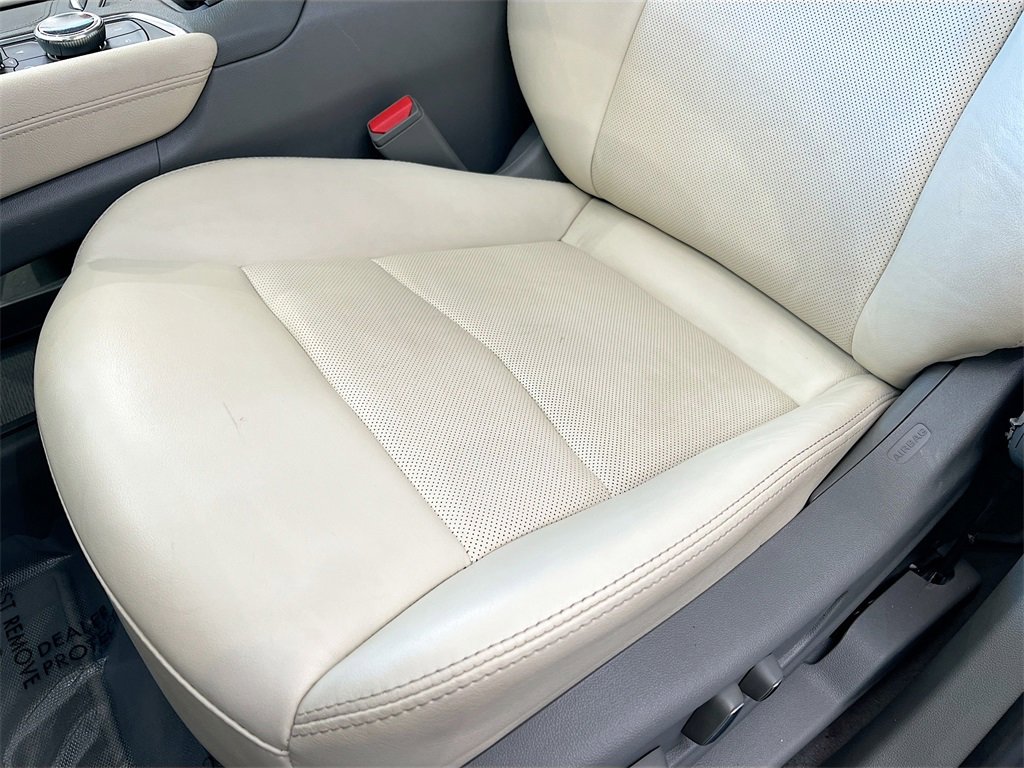 Used 2025 Cadillac XT5 Premium Luxury w/ LPO, ONYX Package image 20