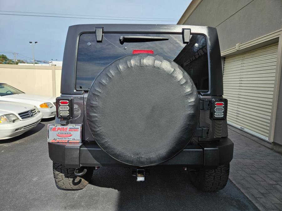 Used 2014 Jeep Wrangler Unlimited Sahara w/ Dual Top Group image 23