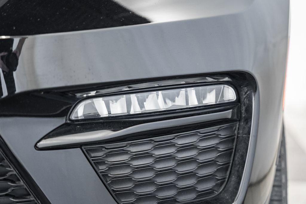 Certified 2023 Jeep Grand Cherokee Limited w/ Black Appearance Package image 14