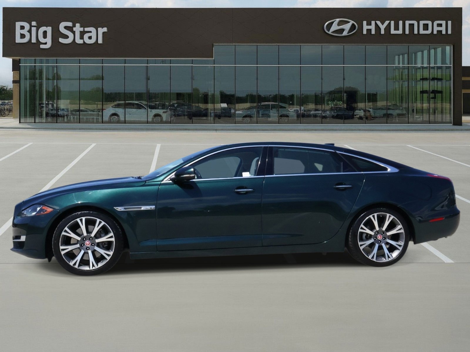 Used 2018 Jaguar XJ L Portfolio AWD/4WD image 2