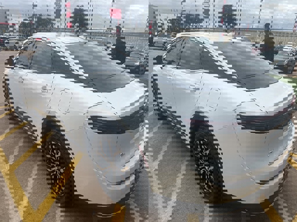 Used 2023 Toyota Crown XLE image 5