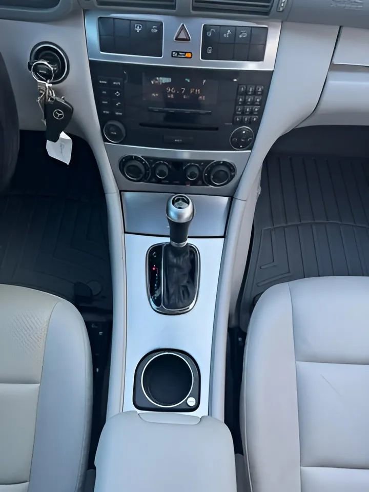 Used 2005 Mercedes-Benz C 230 Sedan image 26