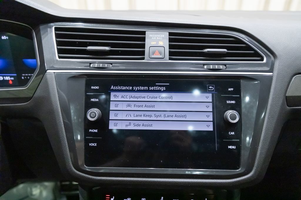 Used 2023 Volkswagen Tiguan SE R-Line FWD image 23