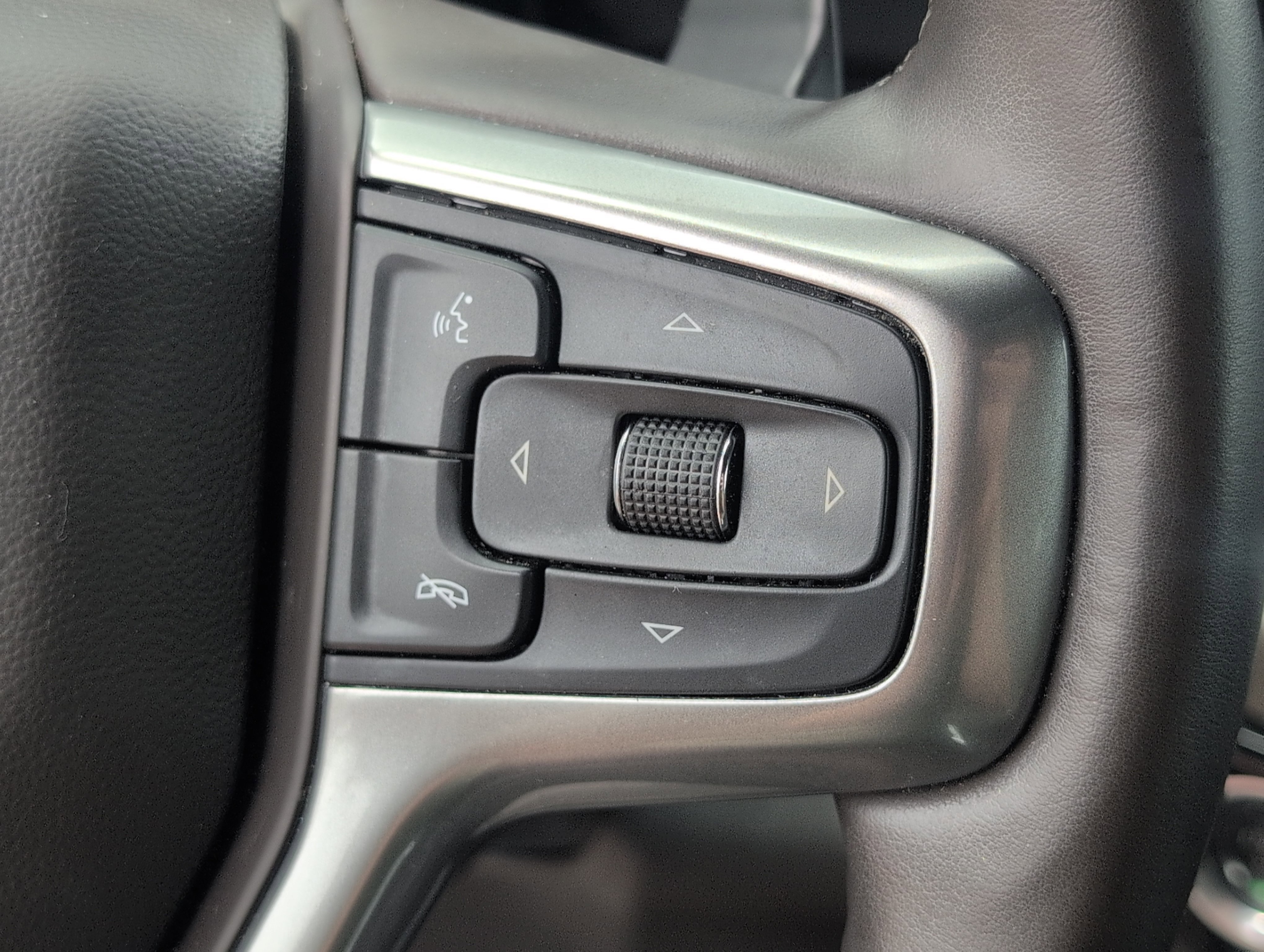 Used 2024 Chevrolet Silverado 1500 LTZ w/ Z71 Off-Road Package AWD/4WD image 25