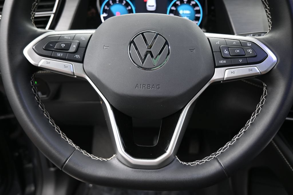Used 2025 Volkswagen Atlas Cross Sport SE w/ Panoramic Sunroof Package FWD image 35