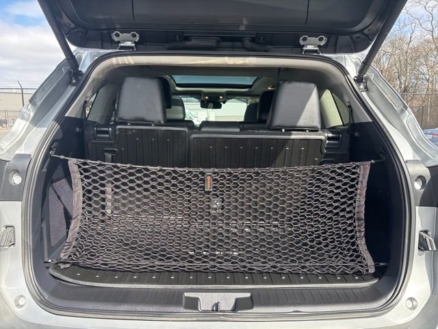 Used 2025 Toyota Highlander Platinum image 11