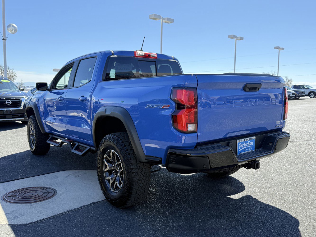 Used 2025 Chevrolet Colorado ZR2 w/ Technology Package AWD/4WD image 7