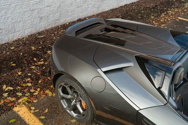 Used 2024 Lamborghini Huracan EVO image 36