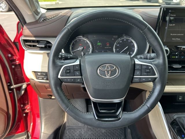 Used 2022 Toyota Highlander Limited FWD image 22
