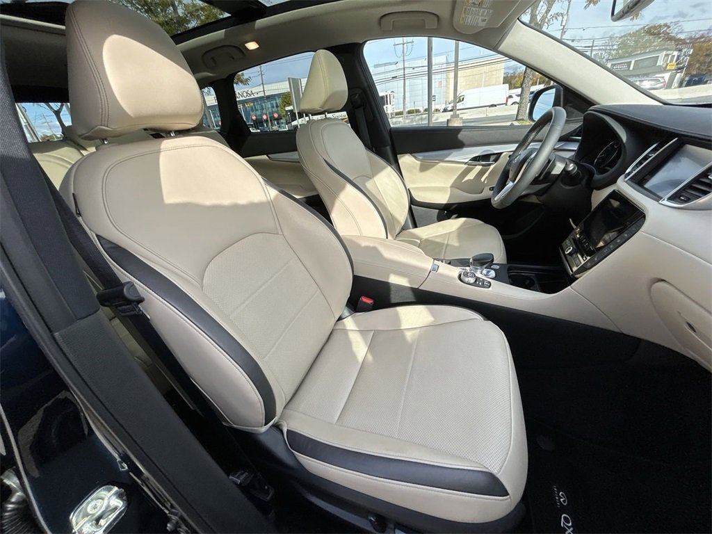 Certified 2022 INFINITI QX50 Essential image 25