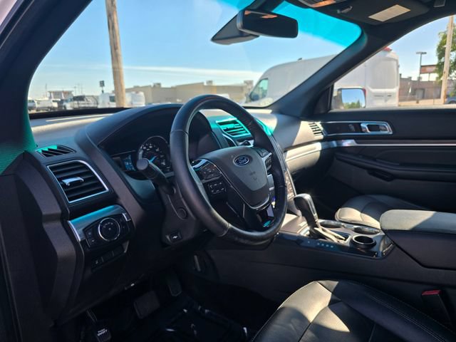 Used 2017 Ford Explorer Limited w/ Equipment Group 301A FWD image 11