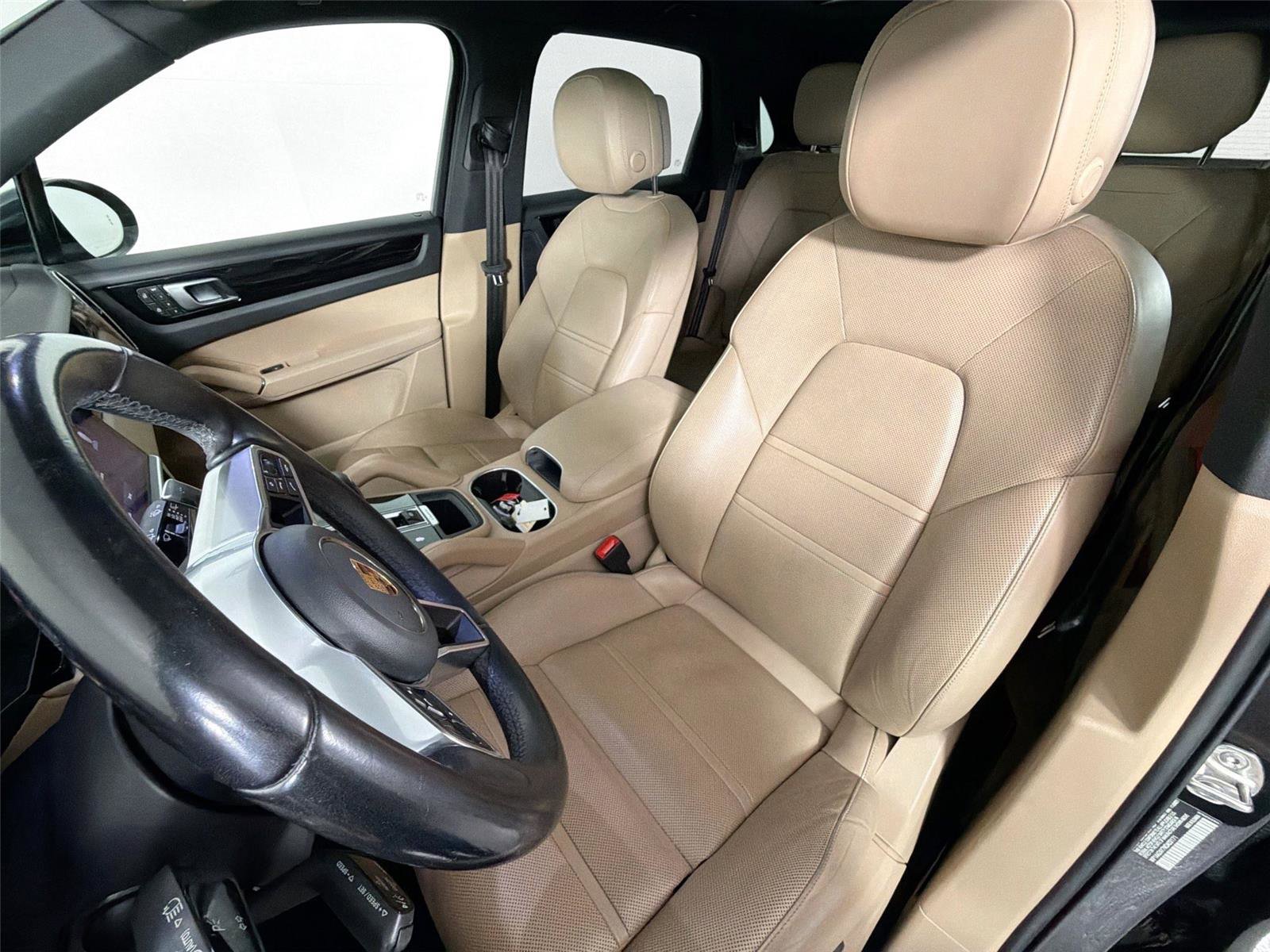 Certified 2022 Porsche Cayenne GTS AWD/4WD image 4