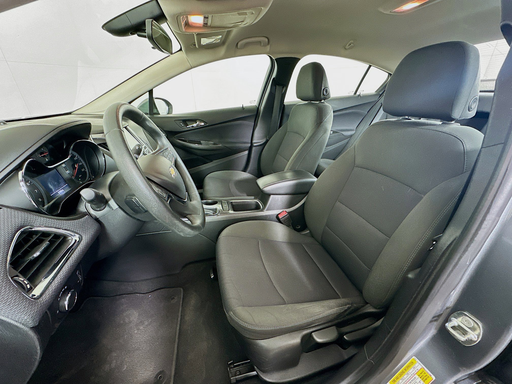 Used 2018 Chevrolet Cruze LT FWD image 13