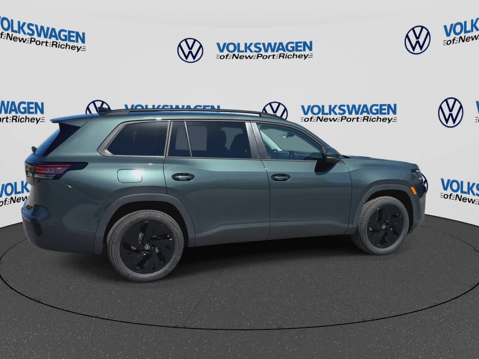 New 2027 Volkswagen Atlas SE FWD image 8