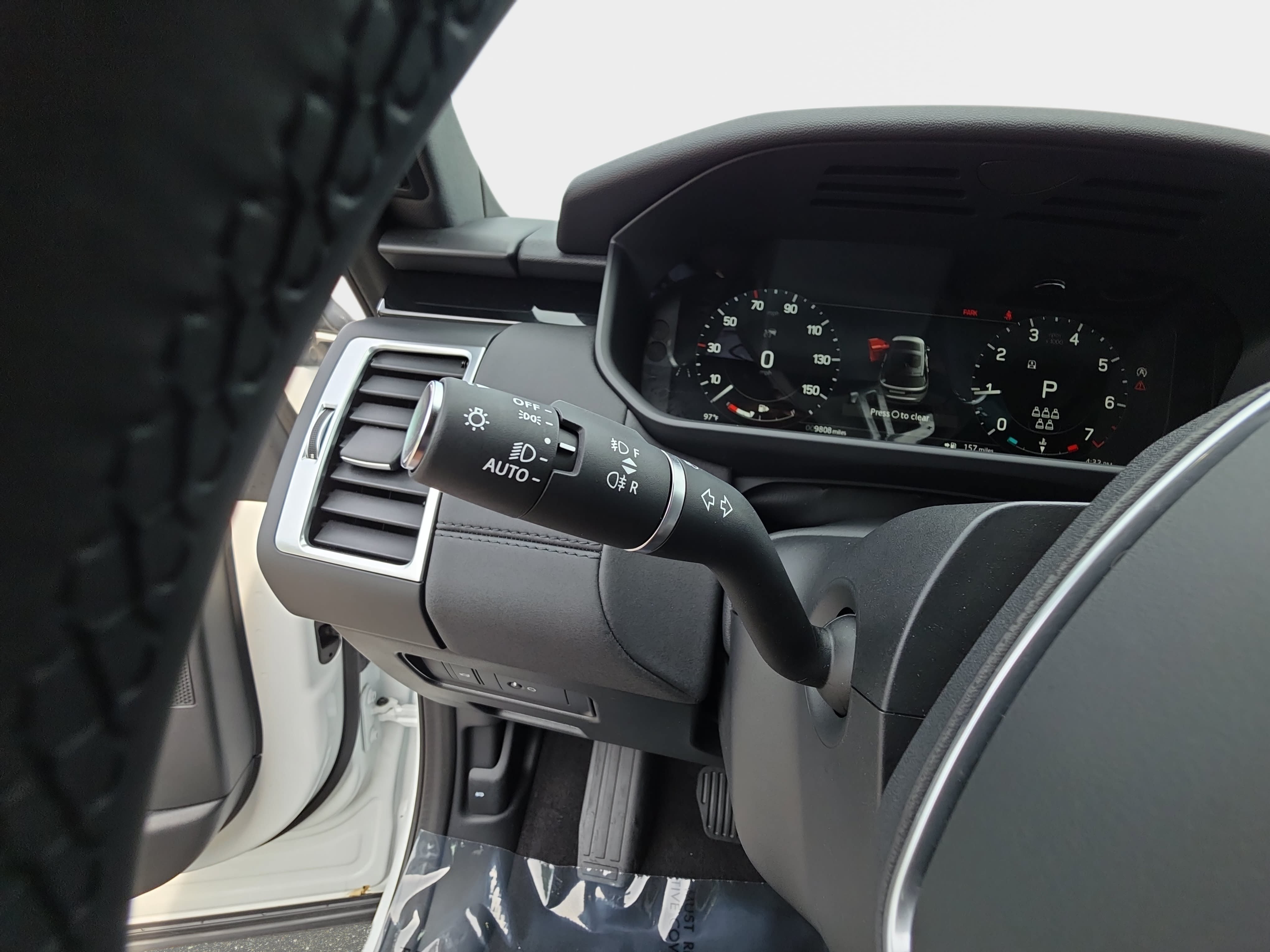 Certified 2025 Land Rover Discovery S AWD/4WD image 25
