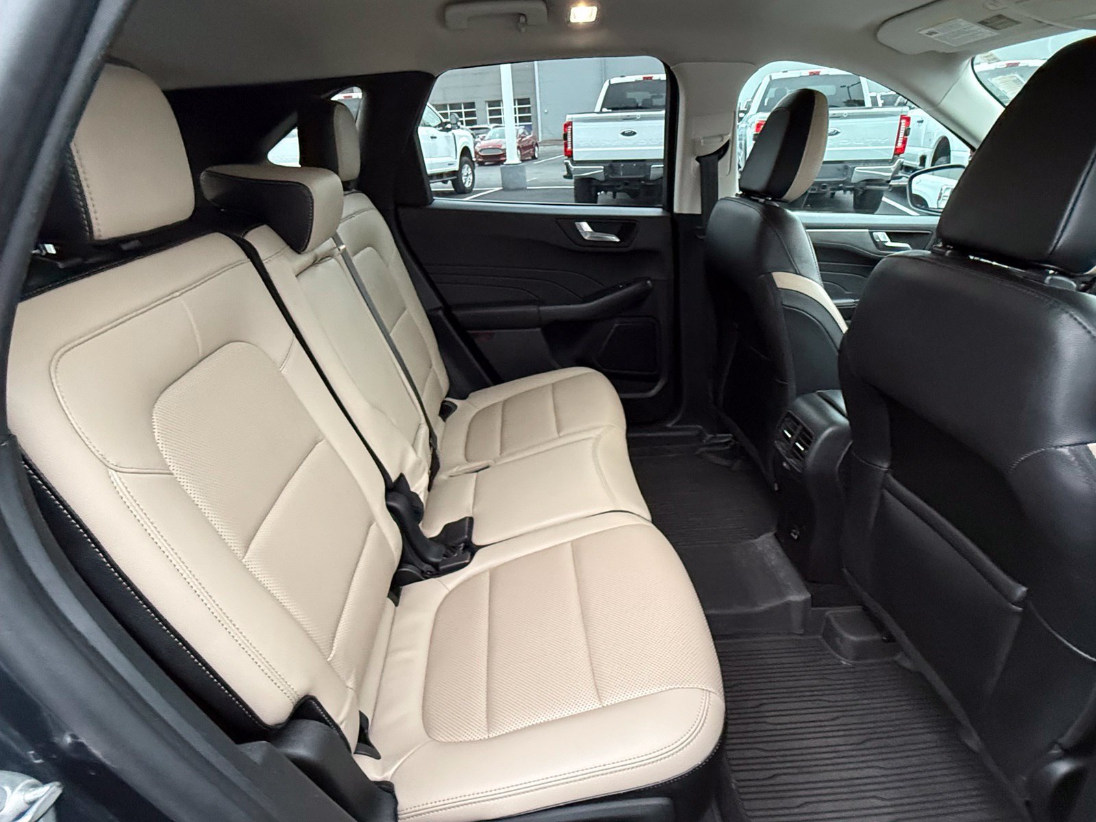 Used 2022 Ford Escape Titanium FWD image 15