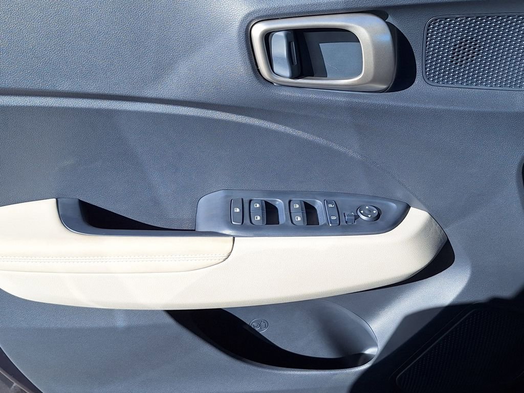 New 2025 Hyundai Venue Limited image 9