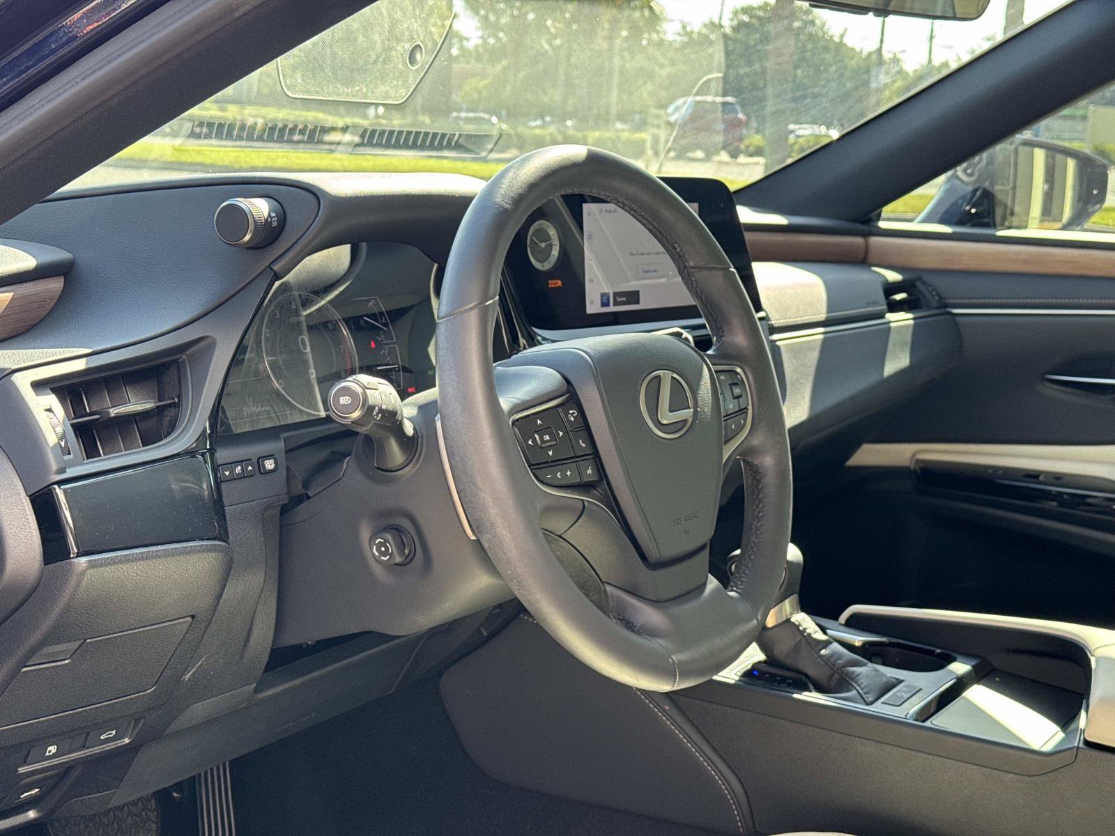 Used 2024 Lexus ES 350 w/ Premium Package FWD image 16