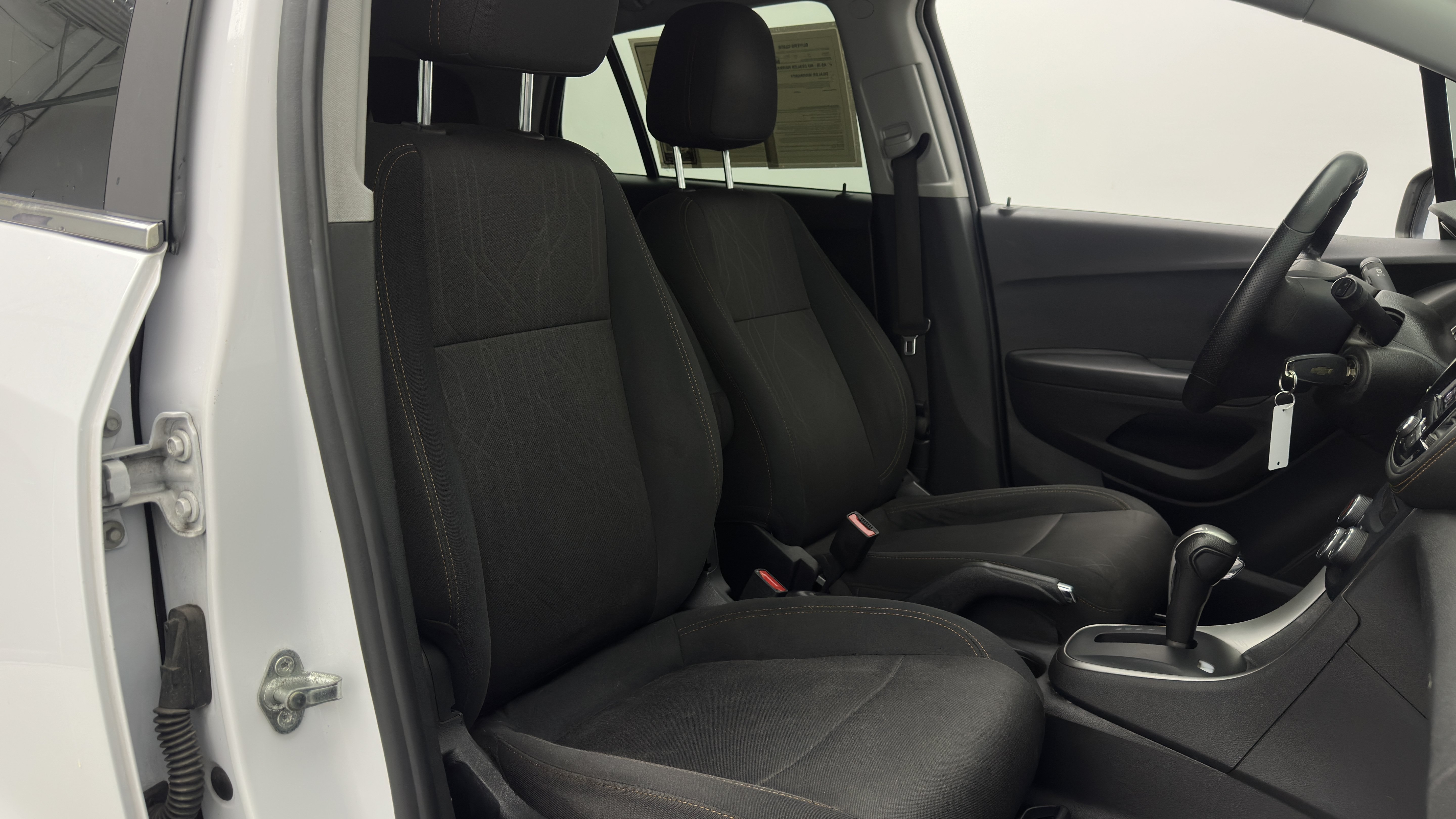 Used 2020 Chevrolet Trax LT FWD image 36