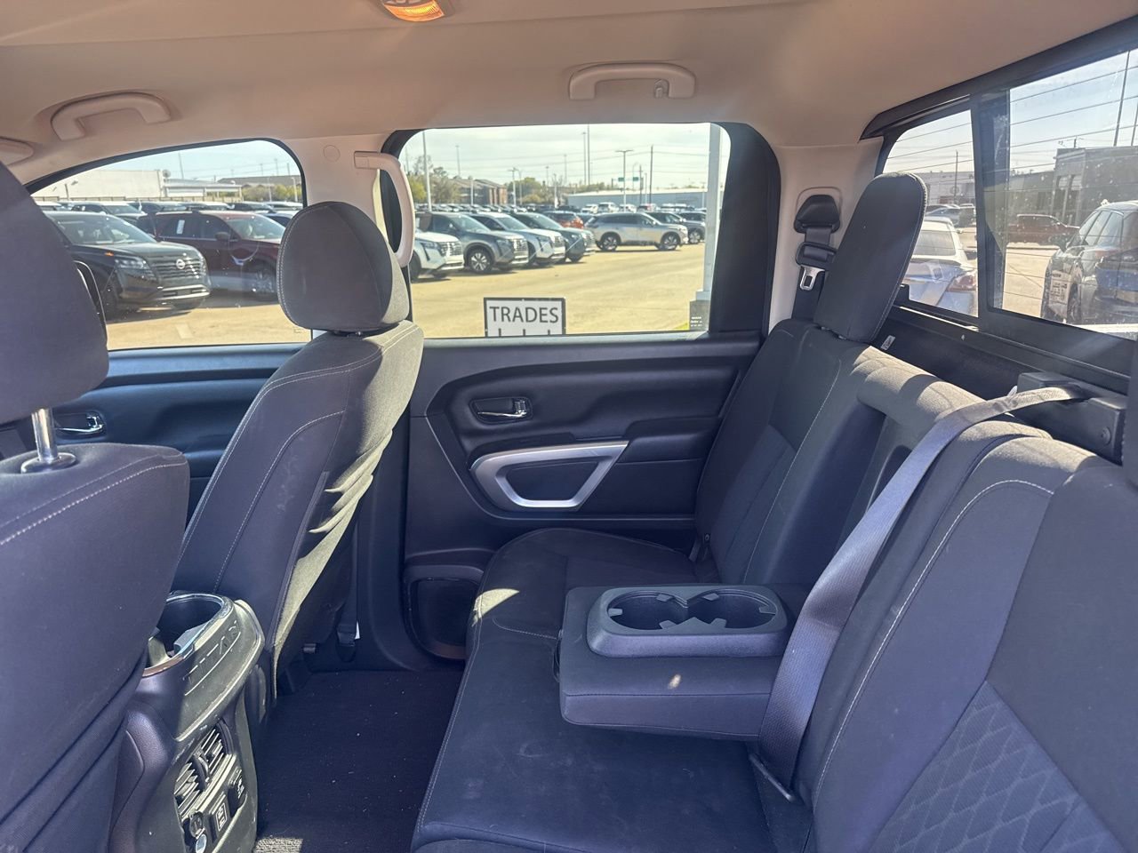 Used 2019 Nissan Titan SV w/ SV Convenience Package image 34