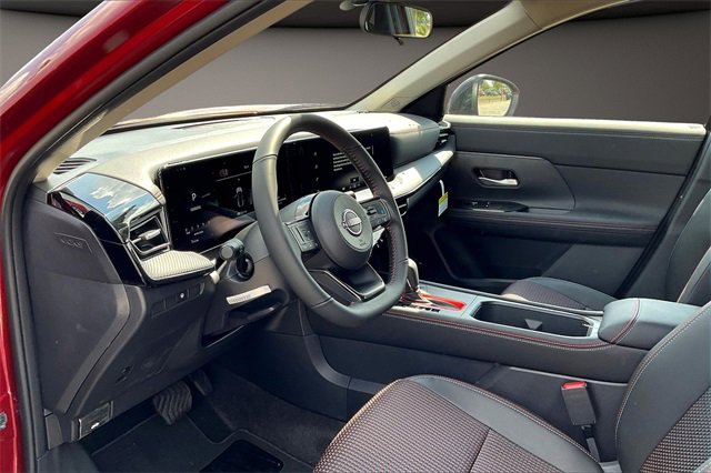 New 2026 Nissan Kicks SR w/ SR Premium Package image 7