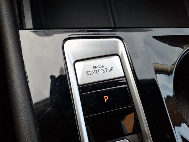 Used 2024 Volkswagen Atlas SE image 23