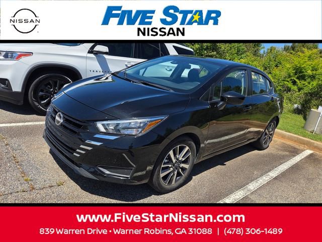 Used 2025 Nissan Versa SV image 3