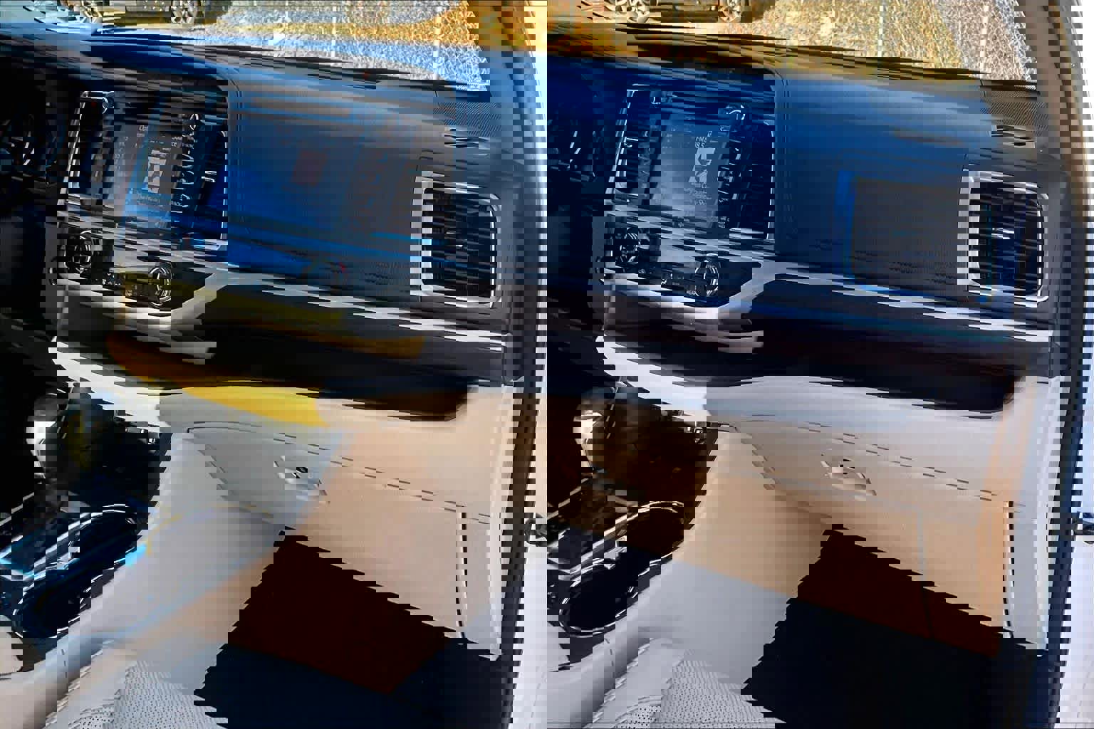 Used 2016 Toyota Highlander Limited image 19