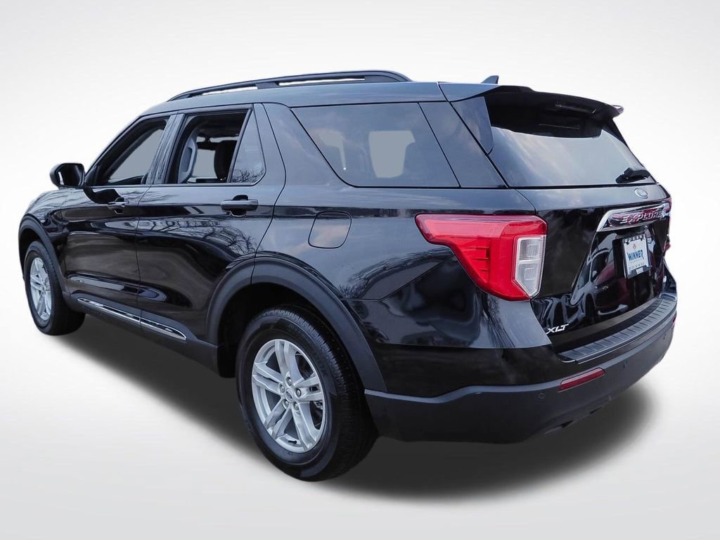 Used 2023 Ford Explorer XLT image 5