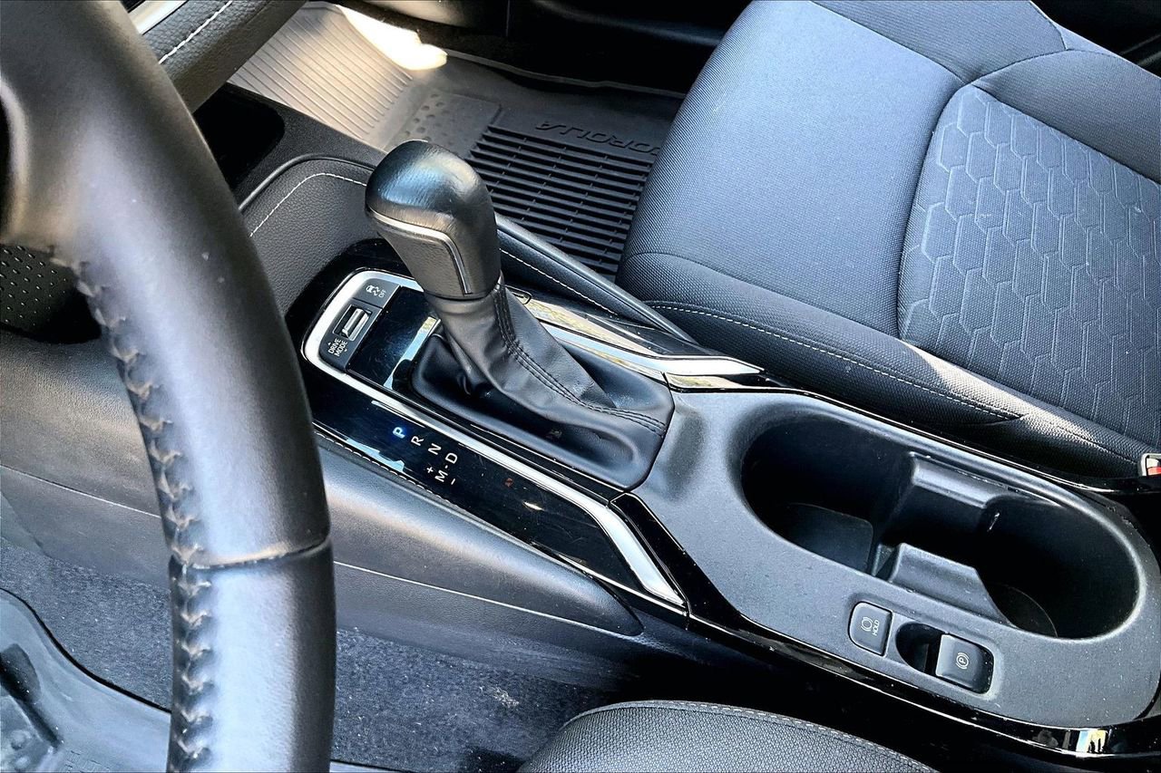 Used 2024 Toyota Corolla SE image 15