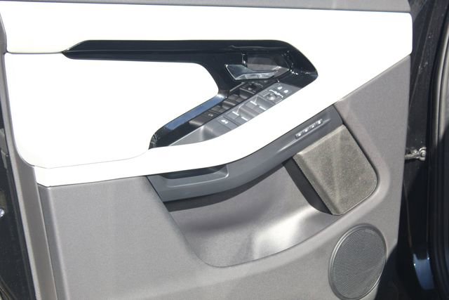 Used 2025 Land Rover Range Rover Evoque Dynamic SE image 22