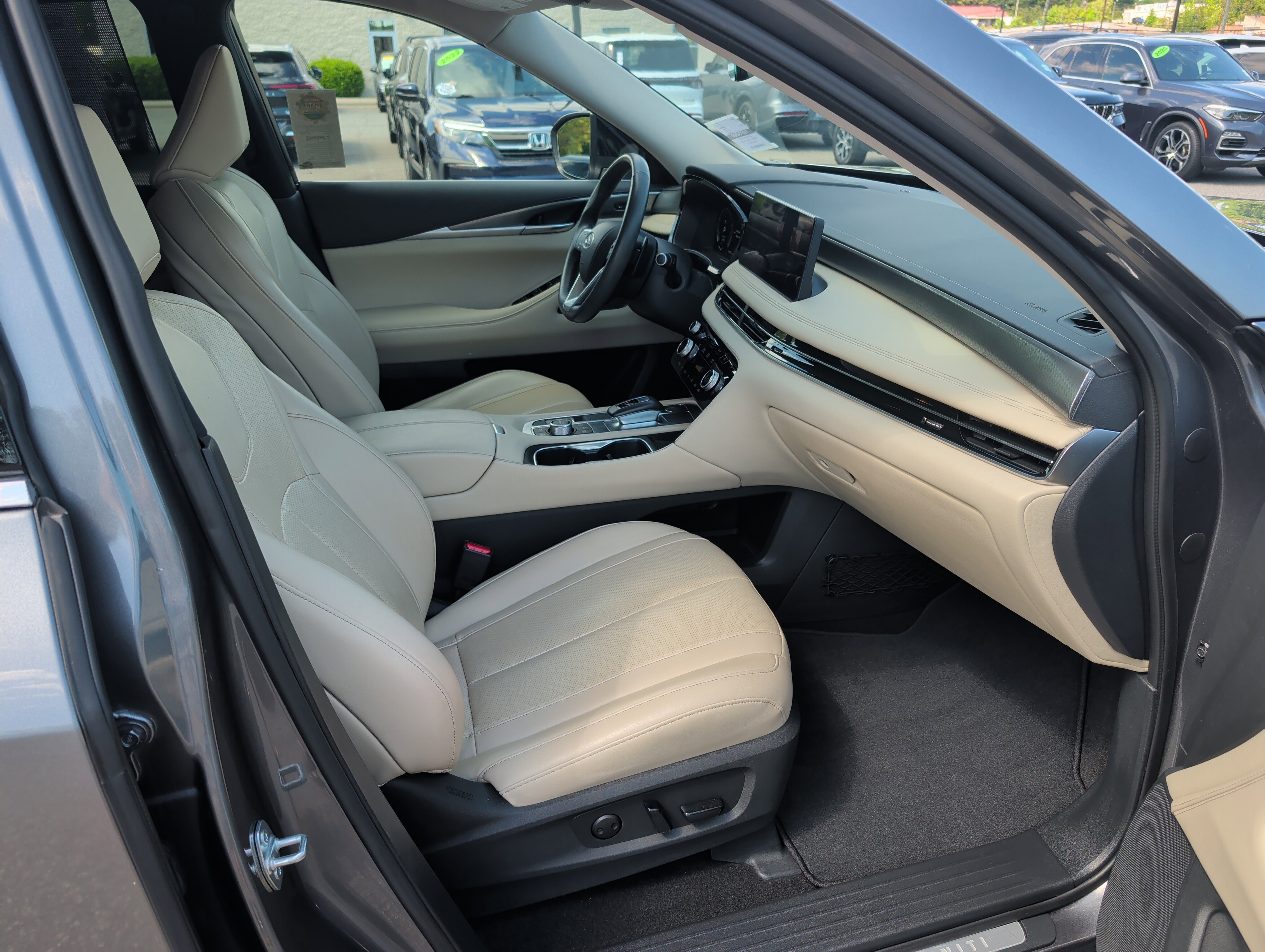 Certified 2023 INFINITI QX60 Luxe w/ Cargo Package image 12