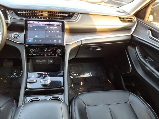 Used 2022 Jeep Grand Cherokee Limited AWD/4WD image 19