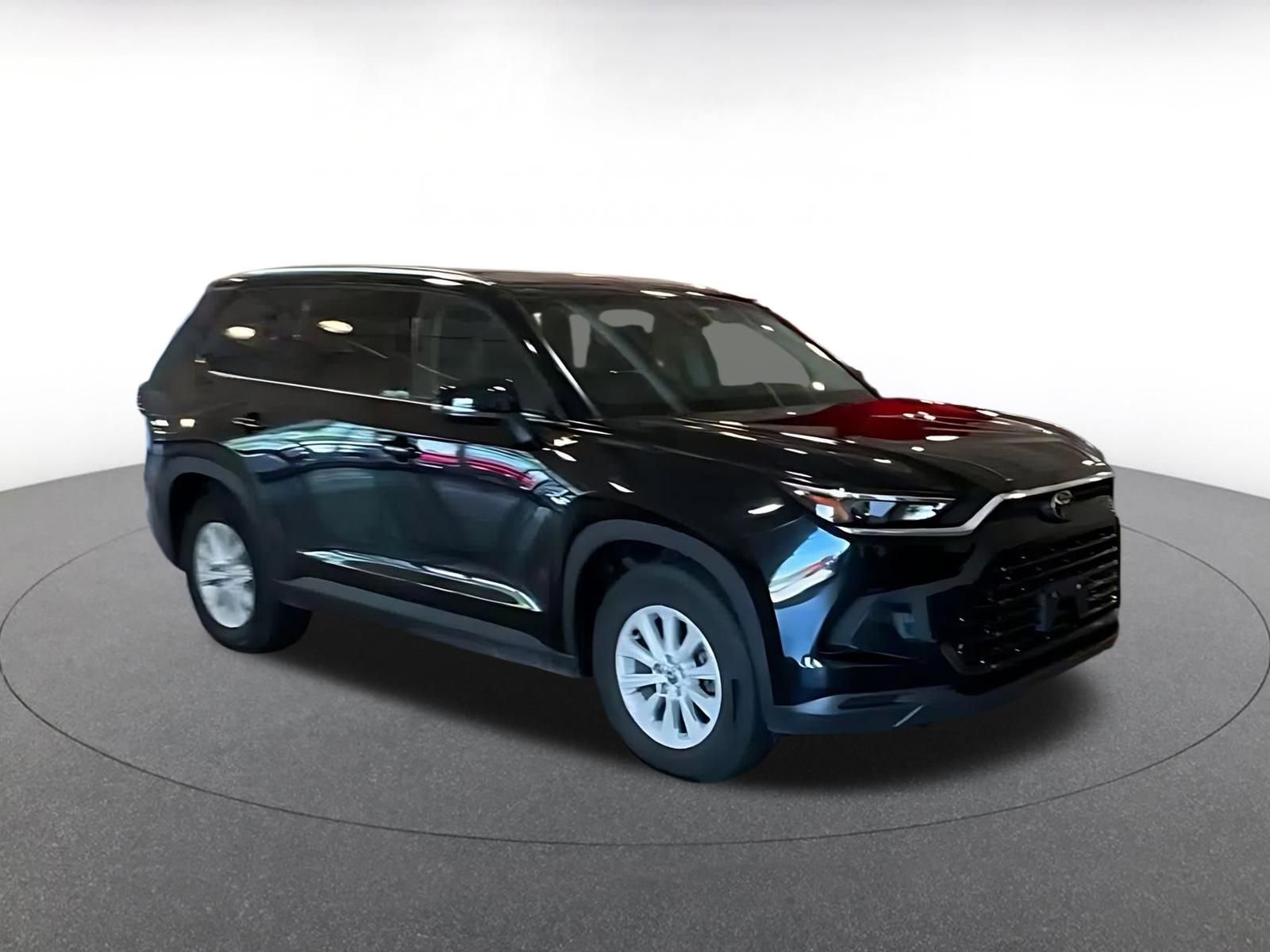 Used 2025 Toyota Grand Highlander FWD image 2